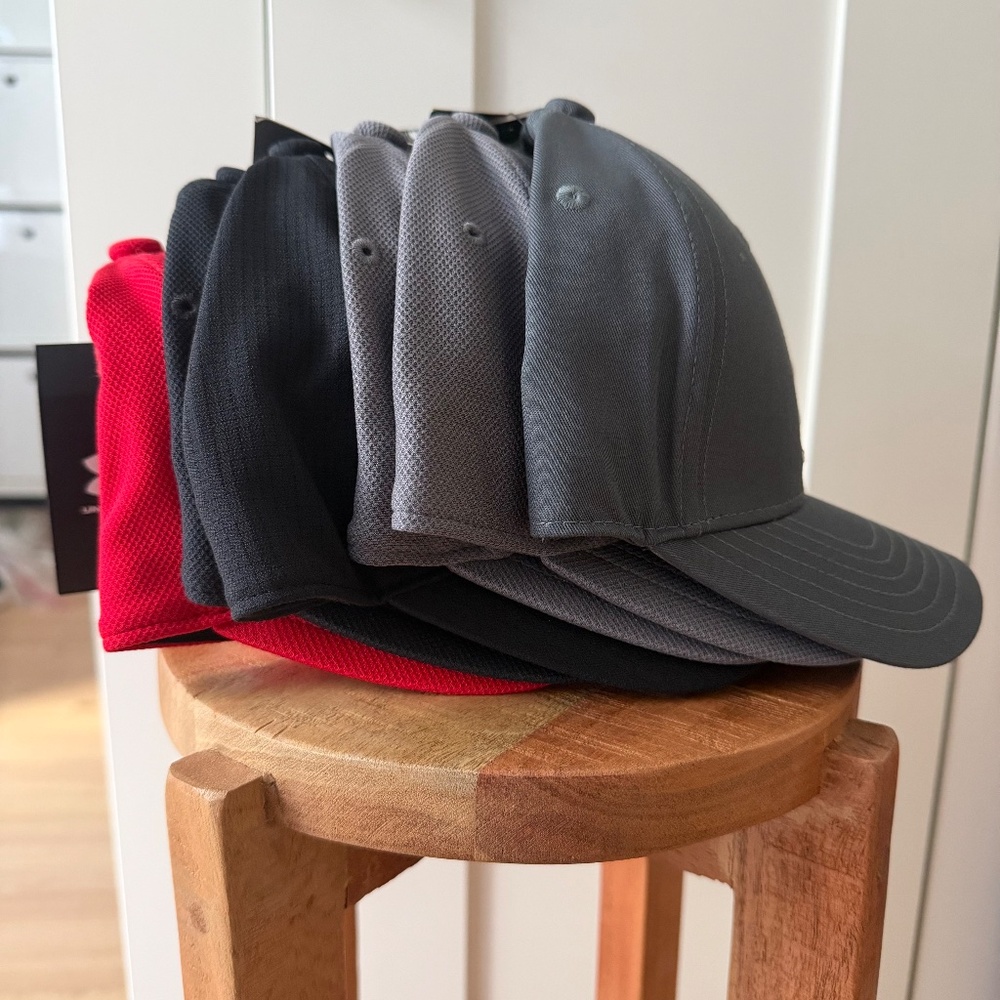 NEW BOYS UNDER ARMOUR BASEBALL HAT LOT - 6 TOTAL.